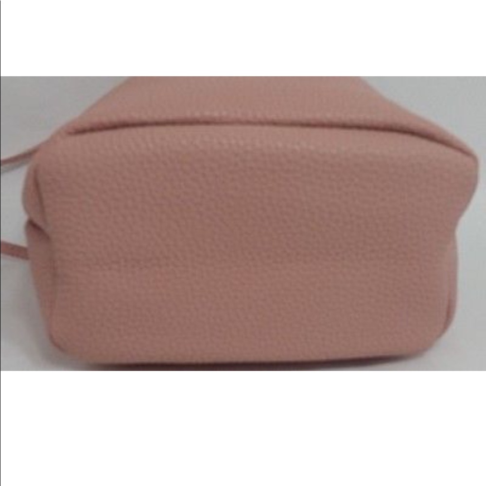 Macy’s Bucket Bag - Picture 3 of 9